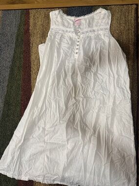 Sleeveless White Cotton Nightgown with Lace Trim 2X